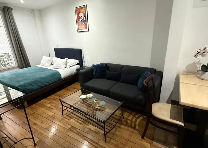 Mela Apartment *